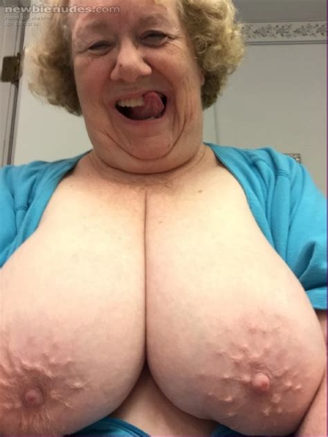 hanging senior breasts mature porn pics