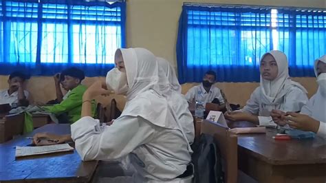 Praktek Mengajar Plp 2 Di Sma Batik 2 Surakarta Youtube