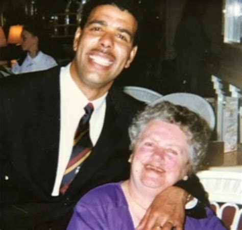 chris kamara reveals  disappointment   mothers death    news