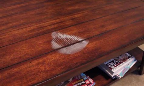 comment enlever les taches deau  de chaleur sur vos meubles en bois mobilier de salon