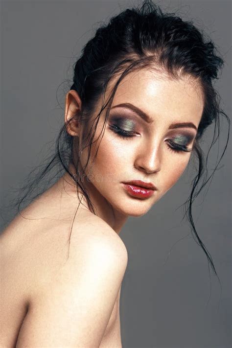 75 938 Attractive Fashion Young Woman Glamour Bright Makeup Stock