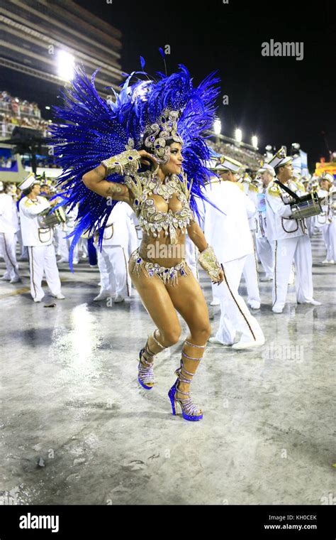 samba queen aline ricardo from caprichosos de pilares samba school is