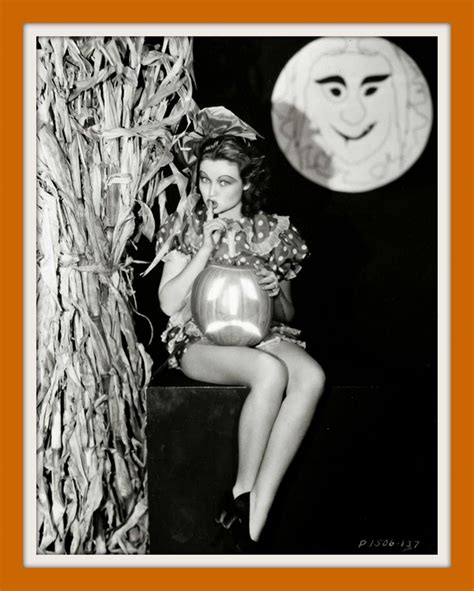 17 Vintage Halloween Pin Up Girls From The 30s And 40s For A Different