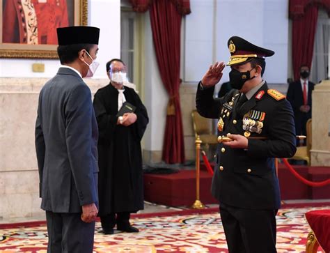 presiden jokowi lantik listyo sigit prabowo sebagai kapolri brief