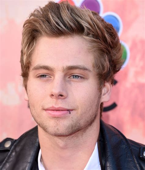 Sexy Luke Hemmings Pictures Popsugar Celebrity Uk Photo 25