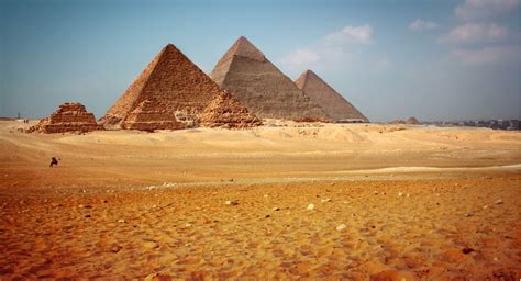 giza pyramids complex information giza pyramids complex location