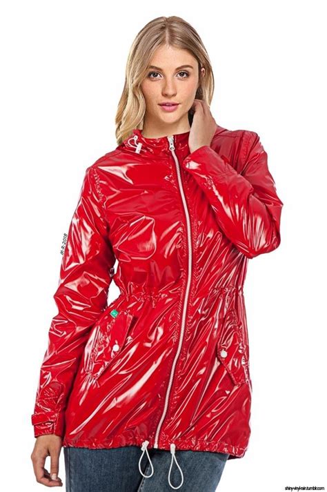 regenjacke rot glänzend rainwear fashion rain fashion rainwear girl