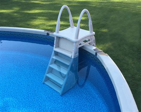 pool steps  ladders dnd spas