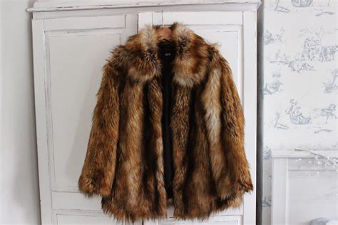 beauty le chic love  share  asos vintage style faux fur coat