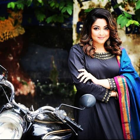 Fans Laud Tanushree Dutta For Calling Out Nana Patekar S Alleged Sexual