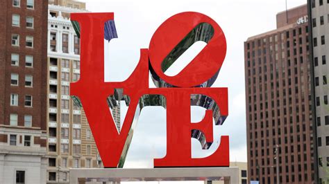 love statue visit philadelphia