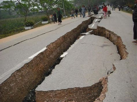 top  biggest  deadliest earthquakes   earthquake facts