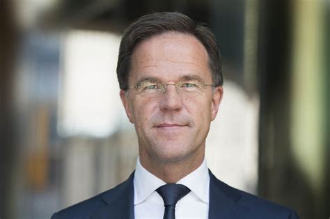minister president mark rutte reikt flevopenning toponderneming uit  februari  lelystad