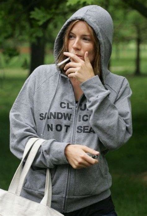 Pin By Luigza On Sienna Miller Sienna Miller Girl Smoking Celebrity