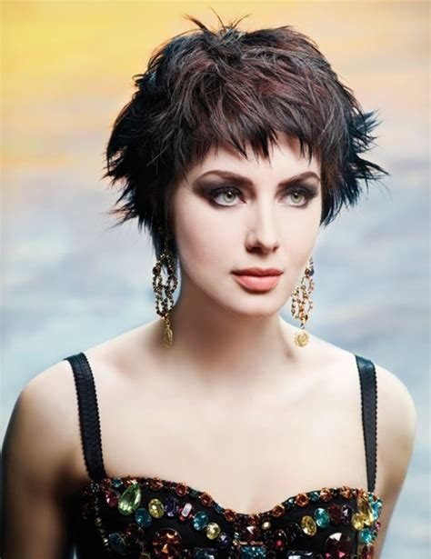 elegant  charming short hairstyles  women