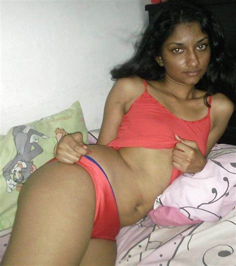 bhabhi removing bra photos सेक्सी भाभी की चुदाई फ़ोटो