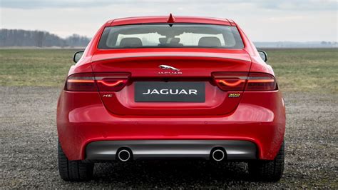 nuova jaguar xe  sport edition motore prezzo equipaggiamenti