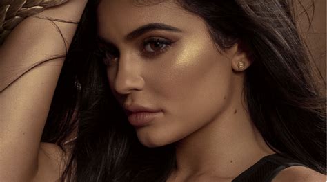 7 Kylie Jenner Makeup Ideas For A Natural Everyday Look