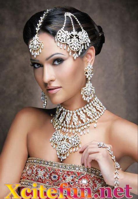 Indian Bridal Makeup With Stunning Jewelry And Dresses