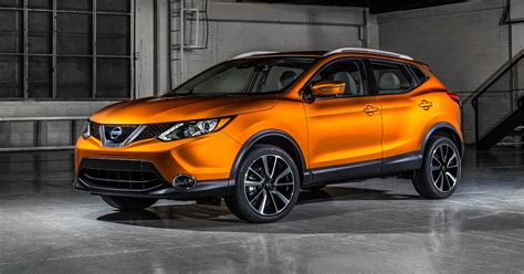 drive  nissan rogue sport suv packs big appeal   small package