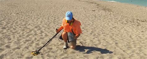 choosing  metal detector  beaches beach hunters