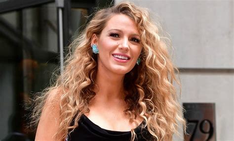 Blake Lively Avoided A Wardrobe Malfunction In A Cutout Versace Dress