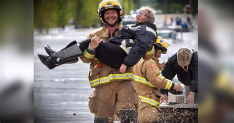 This Elderly Woman Cracked Up The Firefighter During Her