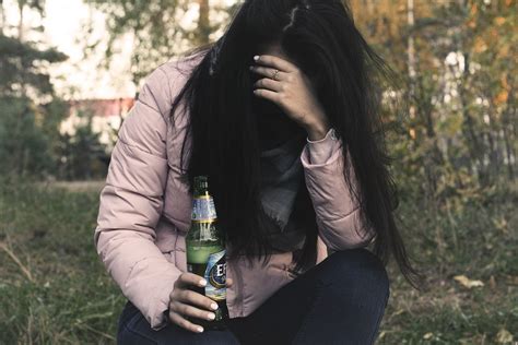 women mothers lead increases in u s binge drinking rates