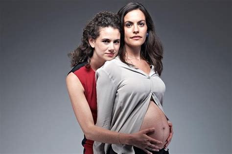 lesbian couple s pregnancy pictures goes viral on internet