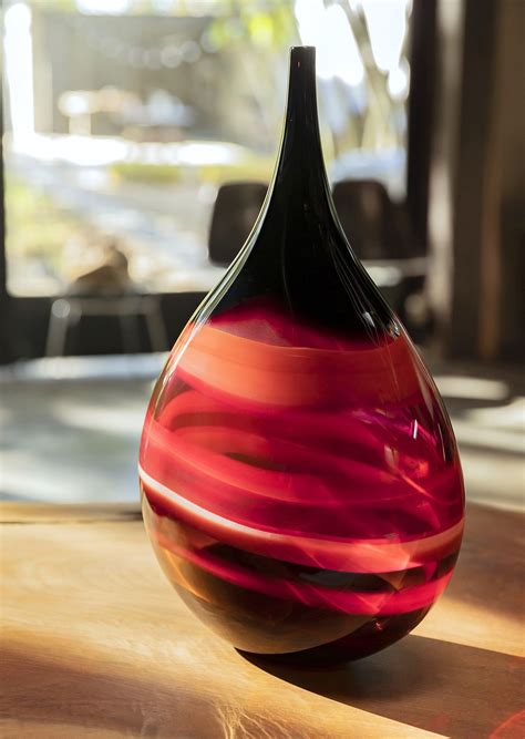 10 Banded Scarlet Teardrop Vase In 2020 Hand Blown Glass Art Hand
