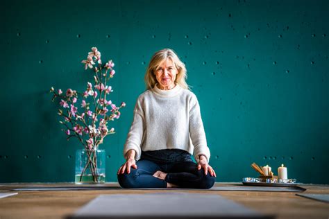 nu op de yogamat vroeger  het cafe zelfs als de kinderen op bed lagen werkte een van ons