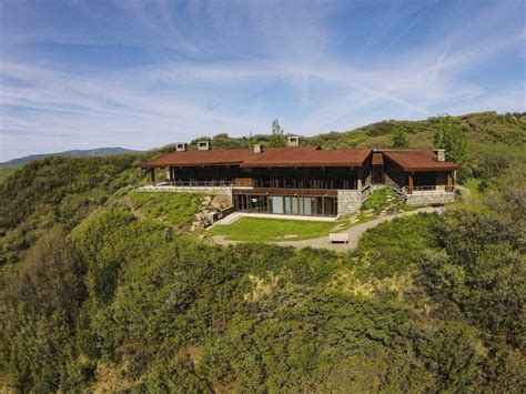 casa la munte  valoare de aproape  milioane de dolari fresh home