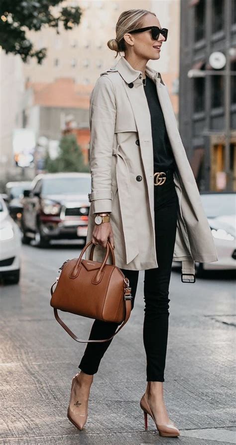 classic  woman    trench coat