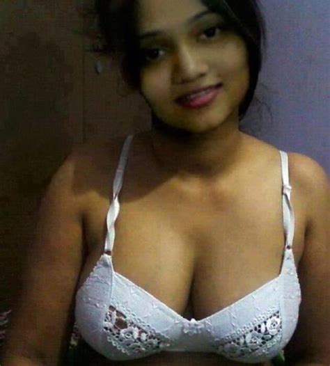 indian college girlfriend removing her clothes