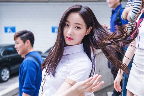 Momoland’s Yeonwoo Is Getting Attention From Me For