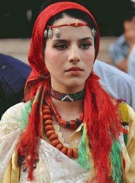 amazigh woman  rif morocco  traditional clothes ramazighpeople