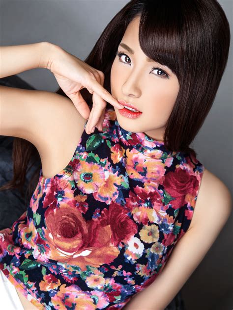 av idol yui oba pictures and videos