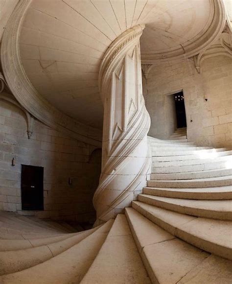 leonardo da vincis double helix staircase   chateau de chambord built