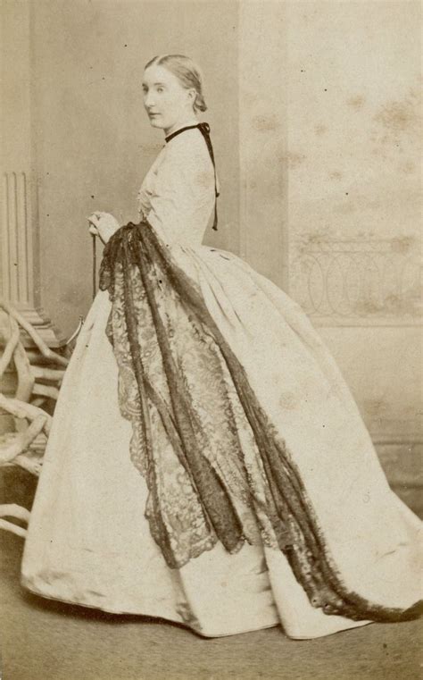 40 amazing photos of victorian ladies in evening gowns