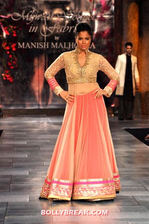 manish malhotra mijwan sonnets in fabric fashion show photos ~ bollybreak