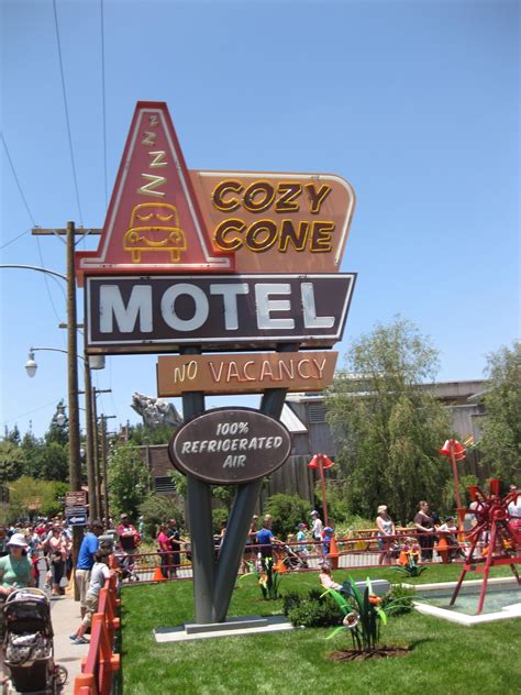 cozy cone motel  california adventure review tips   disney