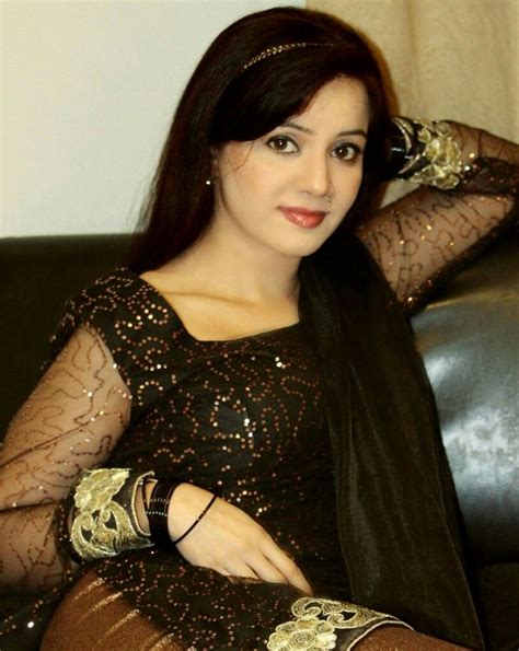 Rabi Pirzada Pakistani Actress Fashion Show Fashion