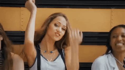 crazy beautiful gif  skylar stecker find share  giphy