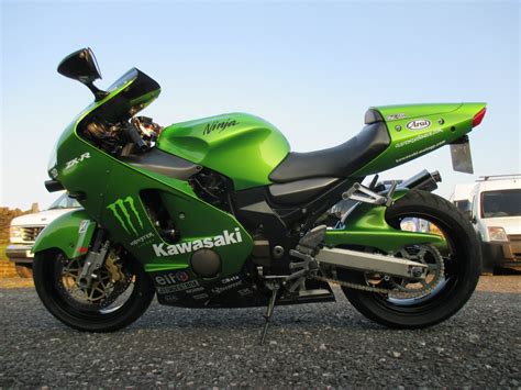 kawasaki zxr  ninja motorcycle     mph unrestricted models