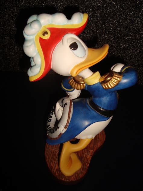 disney pixar fanatics wdcc sea scouts donald admiral duck
