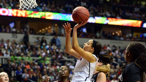 uconn tops stanford will face notre dame in clash of unbeatens