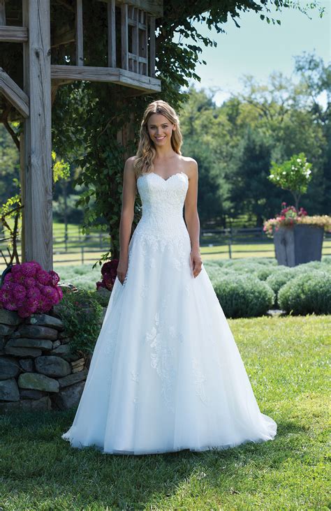 wedding dresses by sincerity bridal 3989 weddingwire ca