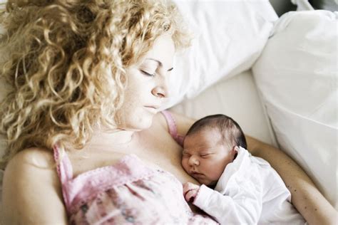 Should You Sleep In A Nursing Bra If You Re Breastfeeding