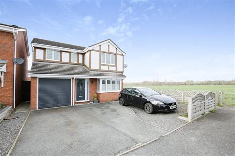 parkinson drive atherstone  bed detached house