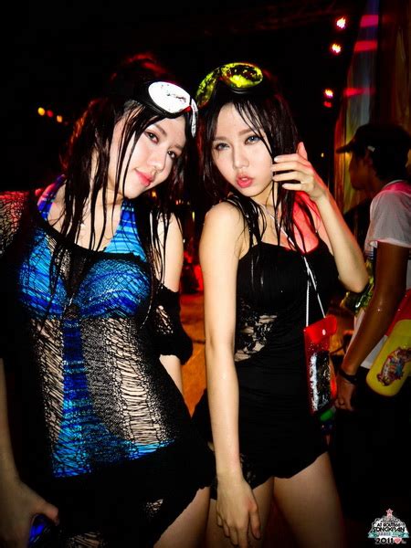Pretty Girls All Around The World Thai Songkran With Sexy